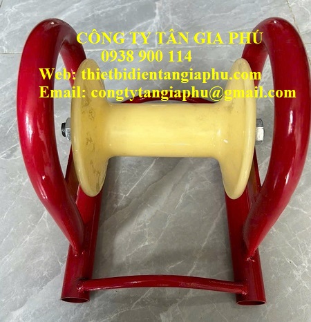 Con lăn kéo cáp ngầm